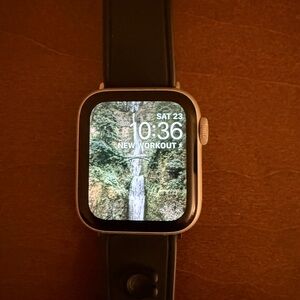 Apple Watch Series 4 40mm Silver Aluminum With Coach Wrist Band PreOwned